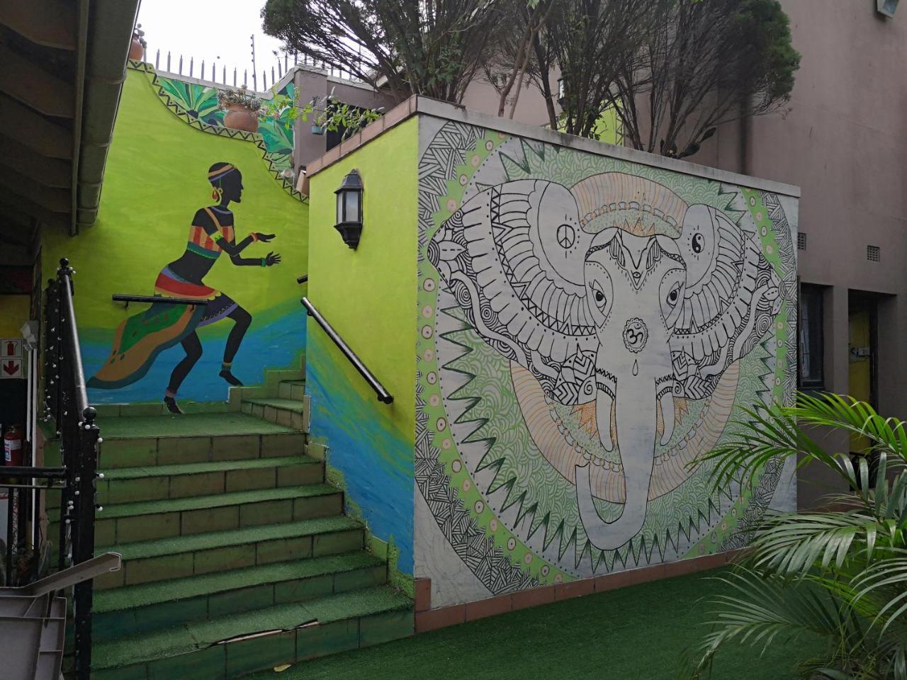 Khululekani - Durban Rasta Hide Out Backpackers Buitenkant foto
