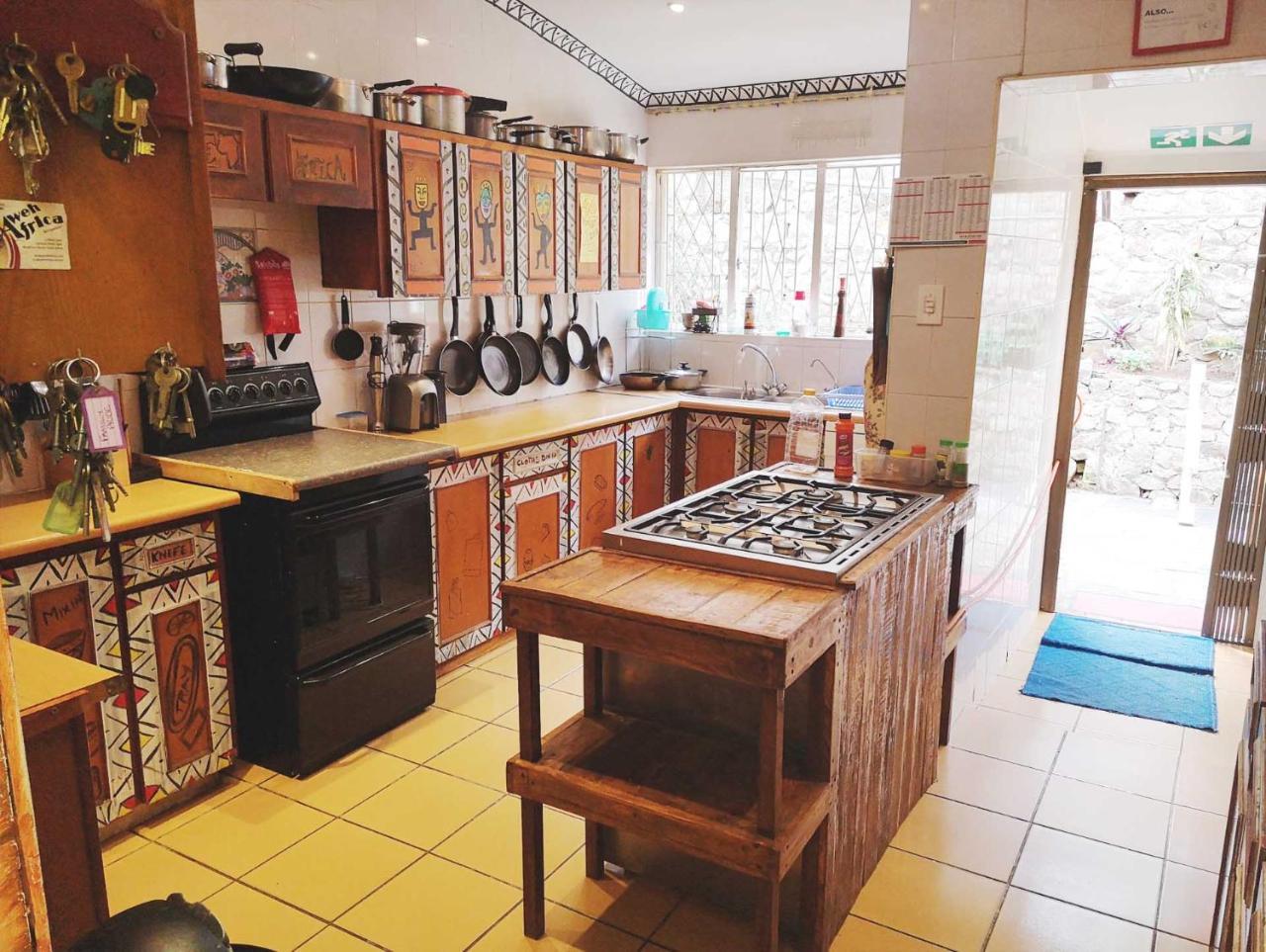 Khululekani - Durban Rasta Hide Out Backpackers Buitenkant foto