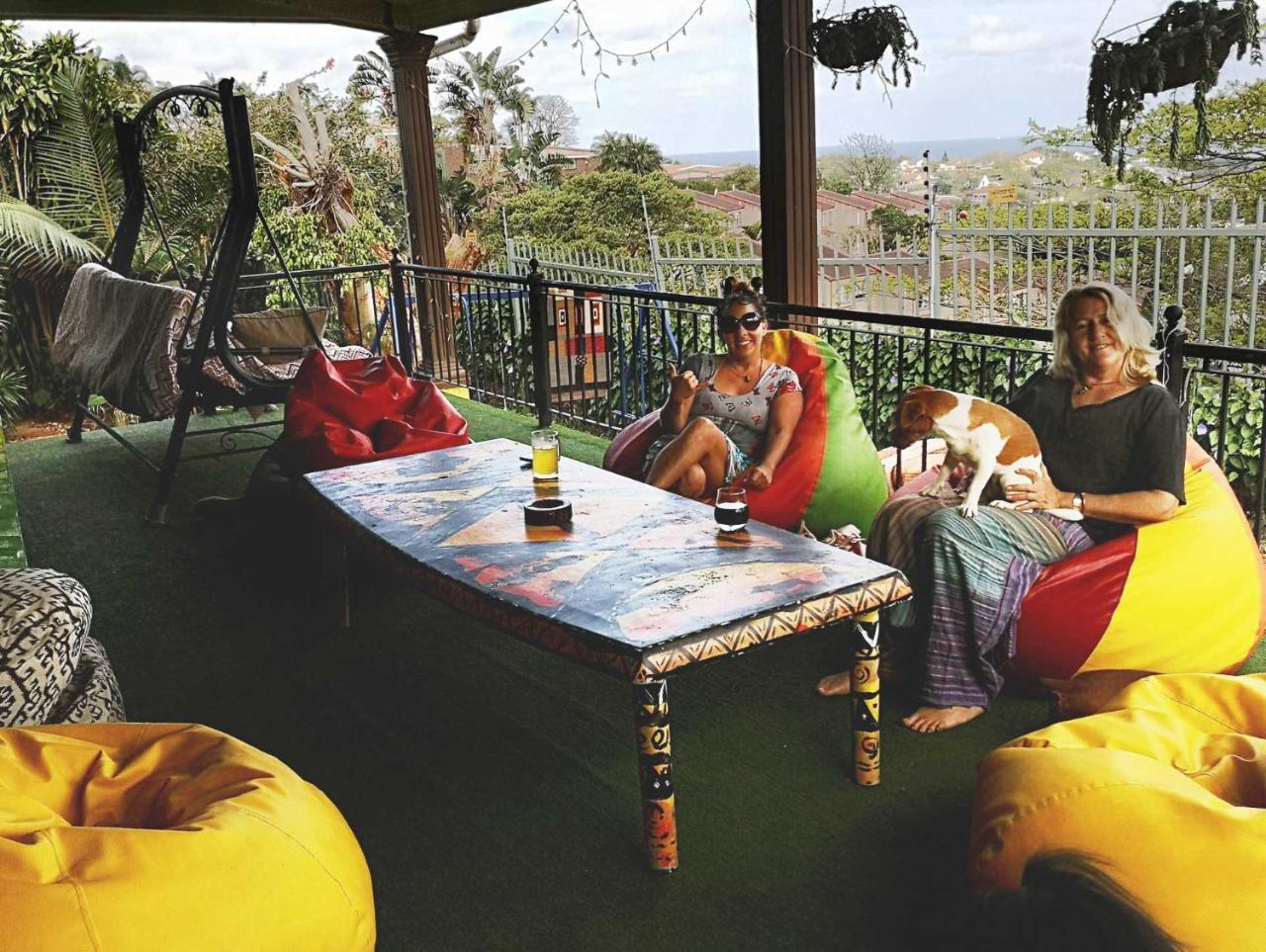 Khululekani - Durban Rasta Hide Out Backpackers Buitenkant foto